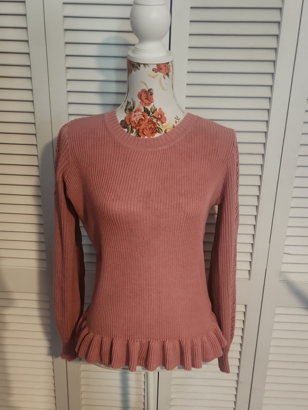 Jessica Simpson Dusty Rose Ruffle-Hem Ribbed Sweater